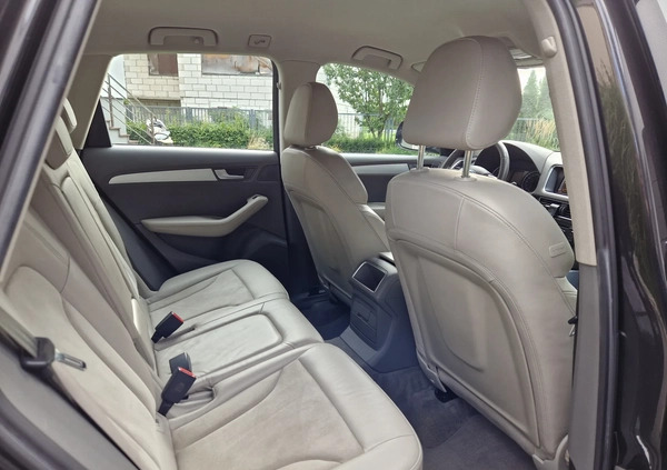 Audi Q5 cena 53500 przebieg: 200000, rok produkcji 2010 z Mława małe 172